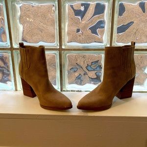 Indigo rd Nude Boot SZ 10